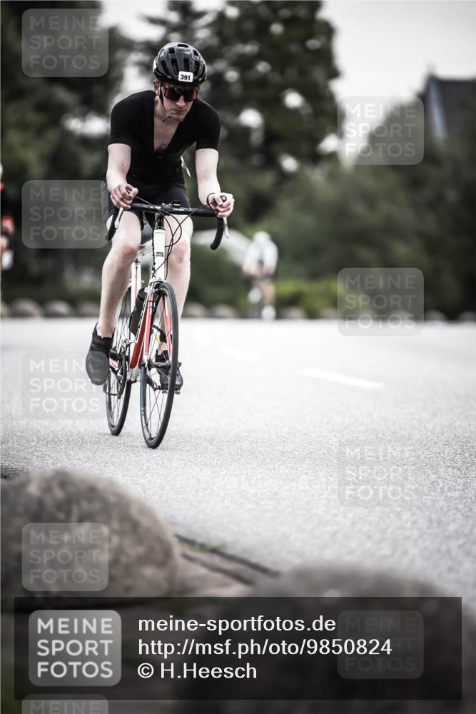 21.06.2026 - 29. Vierlanden-Triathlon H.Heesch http://msf.ph/oto/9850824 21.06.2026 10:27:24 Radfahren 10, 223, 298, 339, 378, 385, 391, 513, 563 meine-sportfotos.de