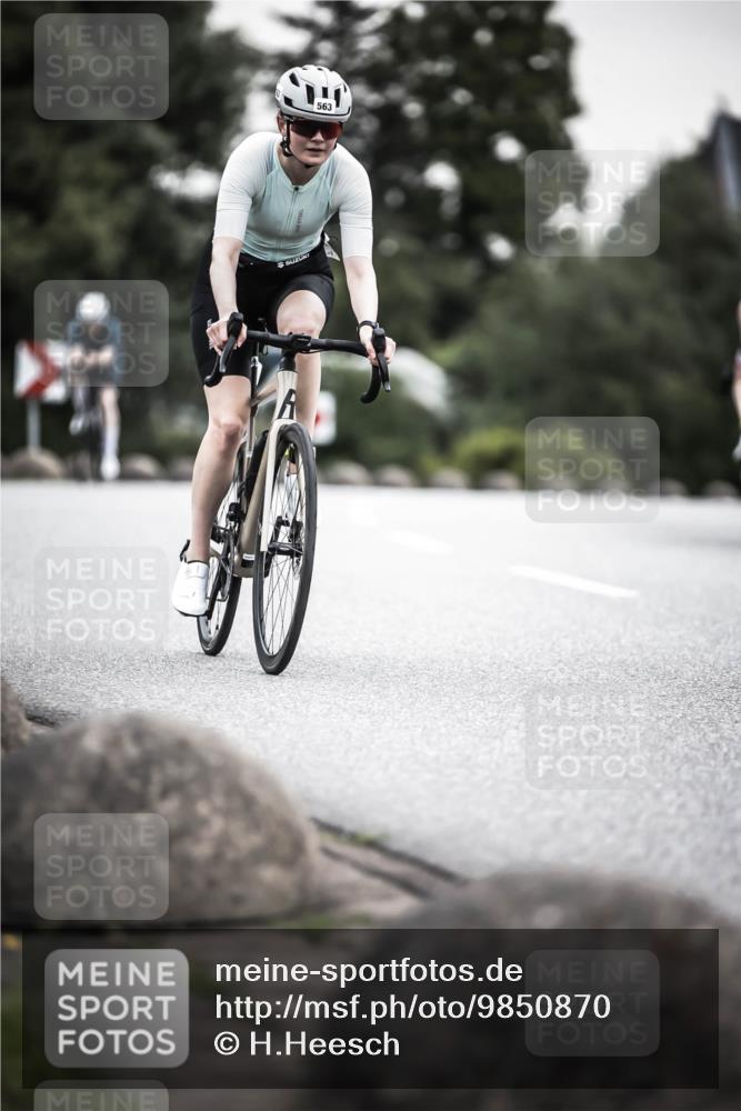 21.06.2026 - 29. Vierlanden-Triathlon H.Heesch http://msf.ph/oto/9850870 21.06.2026 10:27:31 Radfahren 87, 186, 563 meine-sportfotos.de