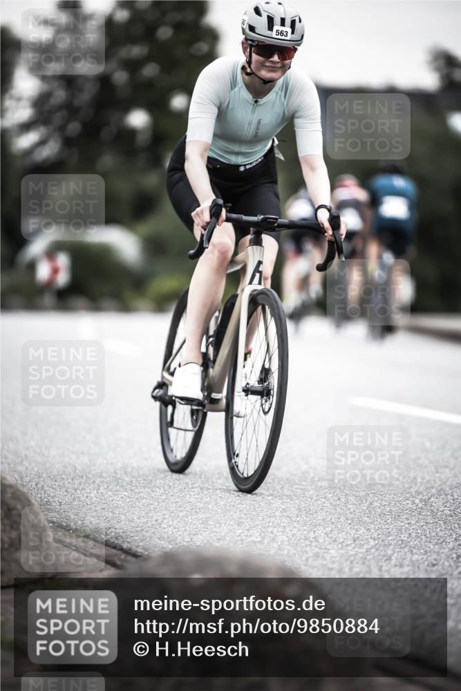 21.06.2026 - 29. Vierlanden-Triathlon H.Heesch http://msf.ph/oto/9850884 21.06.2026 10:27:31 Radfahren 87, 186, 563 meine-sportfotos.de