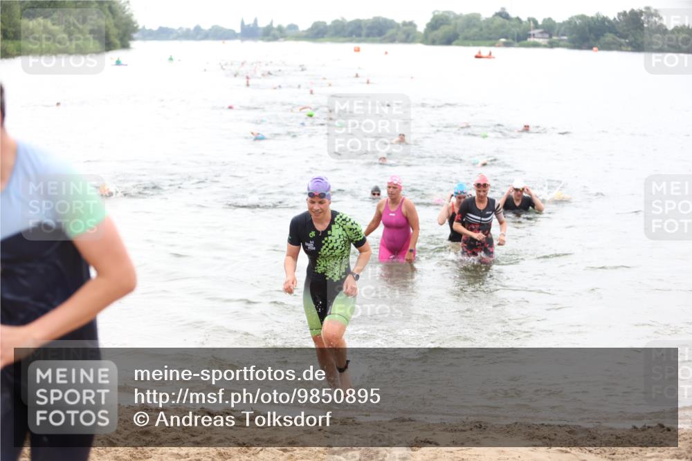 21.06.2026 - 29. Vierlanden-Triathlon Andreas Tolksdorf http://msf.ph/oto/9850895 21.06.2026 10:16:39 Schwimmen 328, 384, 388, 506, 540, 577, 604, 613, 622 meine-sportfotos.de