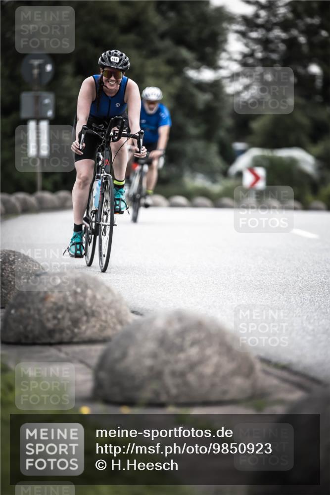 21.06.2026 - 29. Vierlanden-Triathlon H.Heesch http://msf.ph/oto/9850923 21.06.2026 10:27:47 Radfahren 272, 515, 615 meine-sportfotos.de