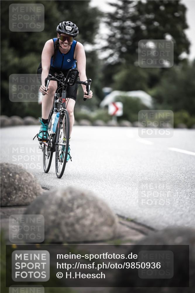 21.06.2026 - 29. Vierlanden-Triathlon H.Heesch http://msf.ph/oto/9850936 21.06.2026 10:27:47 Radfahren 272, 515, 615 meine-sportfotos.de