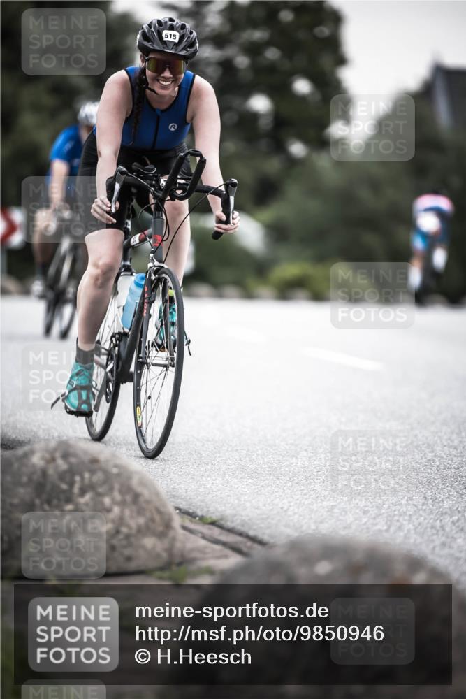 21.06.2026 - 29. Vierlanden-Triathlon H.Heesch http://msf.ph/oto/9850946 21.06.2026 10:27:47 Radfahren 272, 515, 615 meine-sportfotos.de