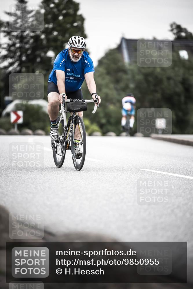 21.06.2026 - 29. Vierlanden-Triathlon H.Heesch http://msf.ph/oto/9850955 21.06.2026 10:27:48 Radfahren 272, 515, 615 meine-sportfotos.de