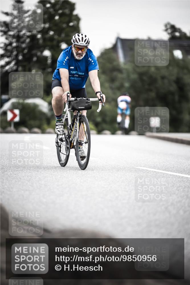 21.06.2026 - 29. Vierlanden-Triathlon H.Heesch http://msf.ph/oto/9850956 21.06.2026 10:27:48 Radfahren 272, 515, 615 meine-sportfotos.de