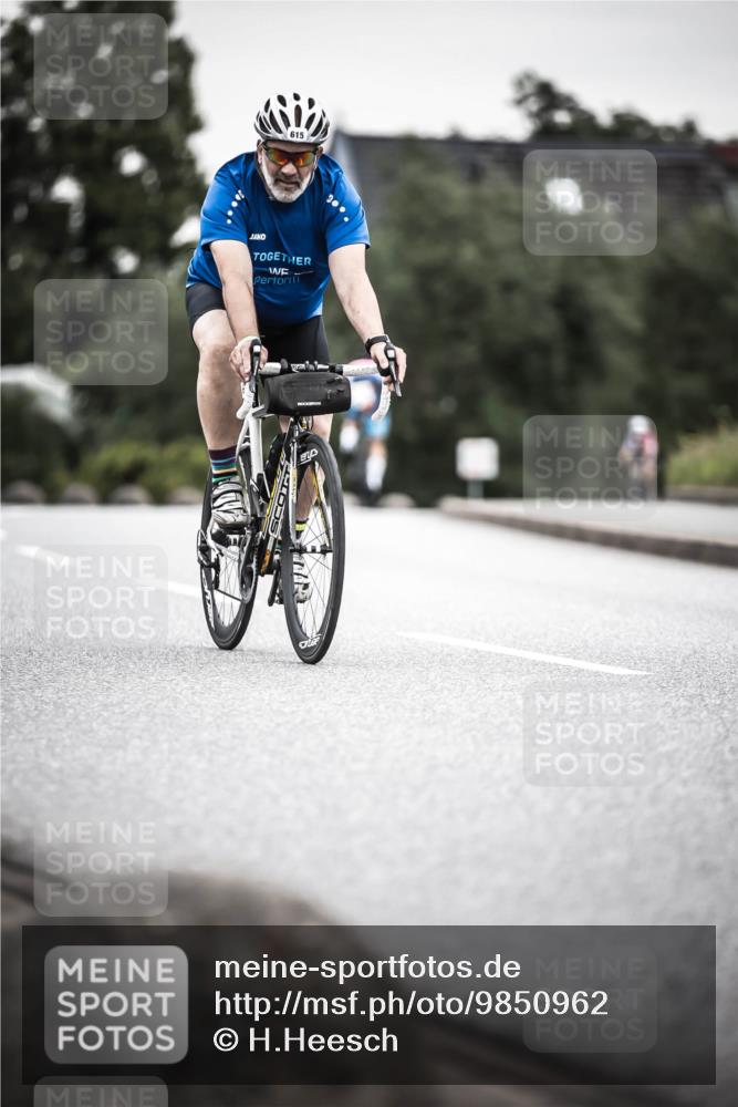 21.06.2026 - 29. Vierlanden-Triathlon H.Heesch http://msf.ph/oto/9850962 21.06.2026 10:27:48 Radfahren 272, 515, 615 meine-sportfotos.de