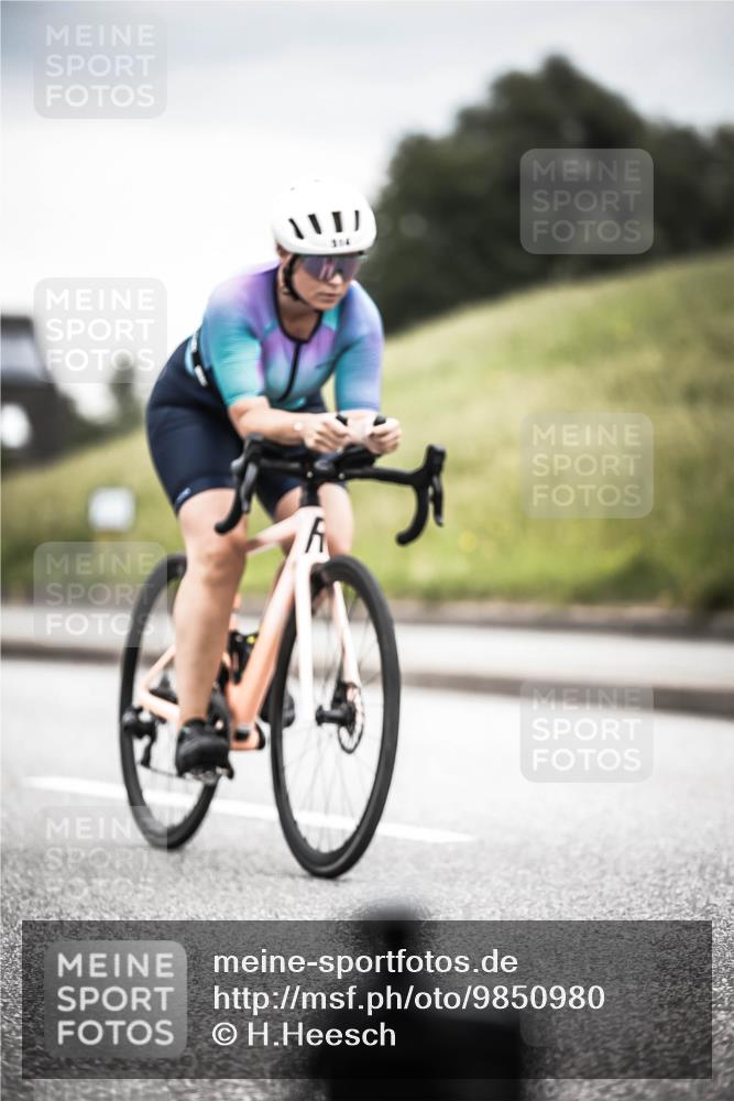 21.06.2026 - 29. Vierlanden-Triathlon H.Heesch http://msf.ph/oto/9850980 21.06.2026 10:28:01 Radfahren 514, 543, 585 meine-sportfotos.de