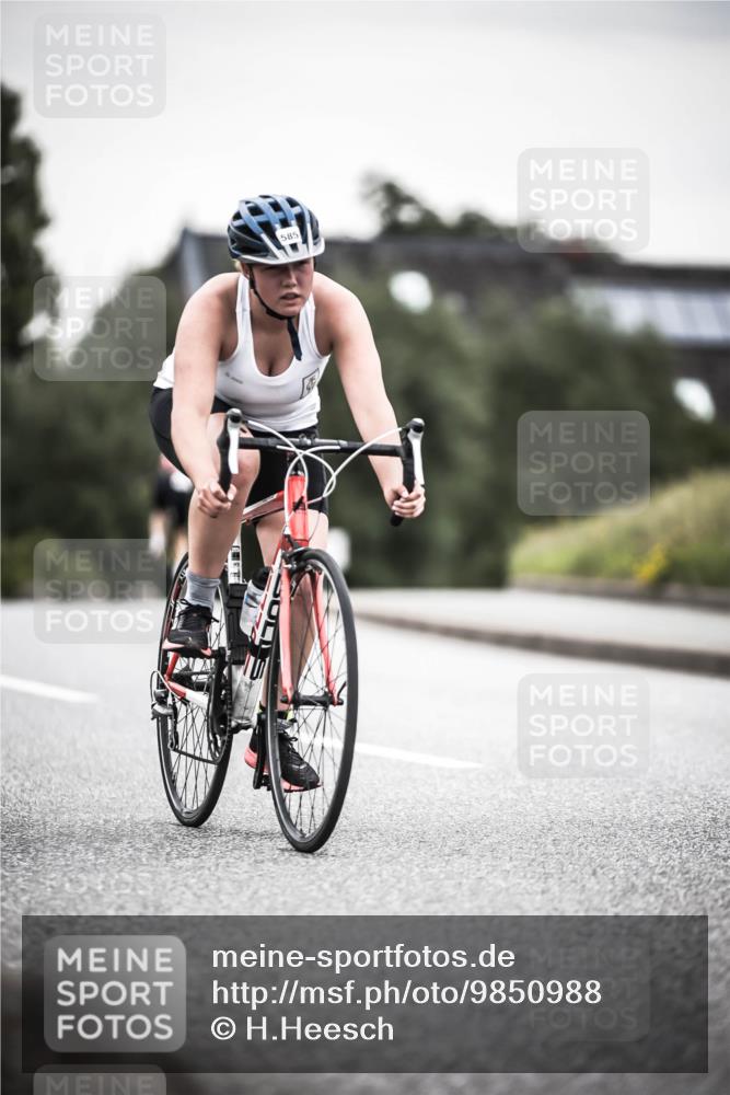 21.06.2026 - 29. Vierlanden-Triathlon H.Heesch http://msf.ph/oto/9850988 21.06.2026 10:28:03 Radfahren 267, 514, 543, 585 meine-sportfotos.de