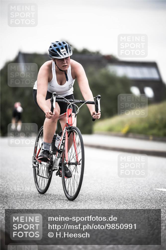 21.06.2026 - 29. Vierlanden-Triathlon H.Heesch http://msf.ph/oto/9850991 21.06.2026 10:28:03 Radfahren 267, 514, 543, 585 meine-sportfotos.de