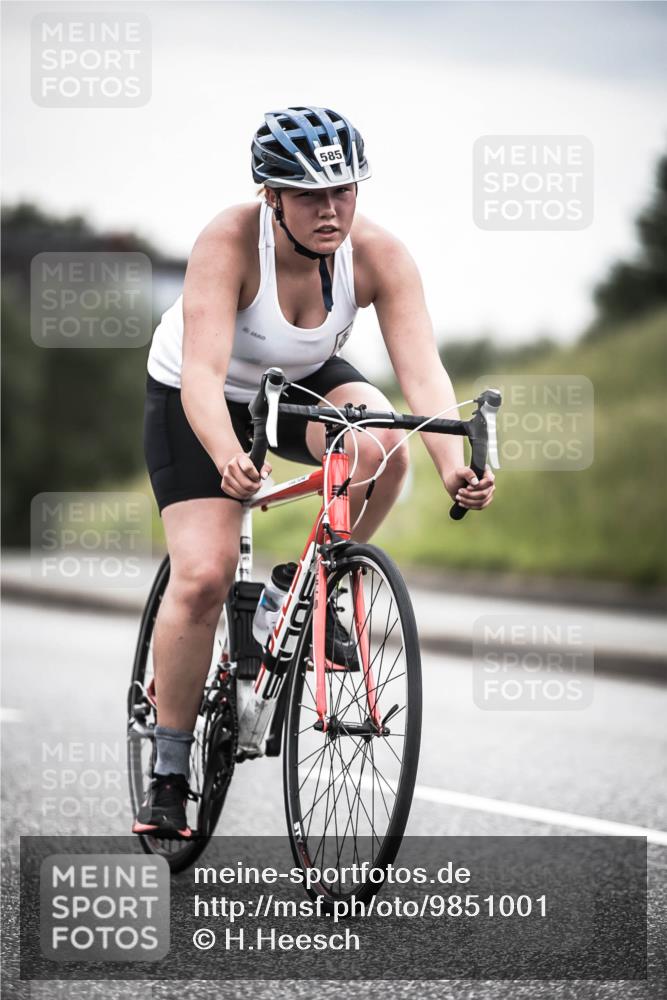 21.06.2026 - 29. Vierlanden-Triathlon H.Heesch http://msf.ph/oto/9851001 21.06.2026 10:28:04 Radfahren 267, 514, 585 meine-sportfotos.de