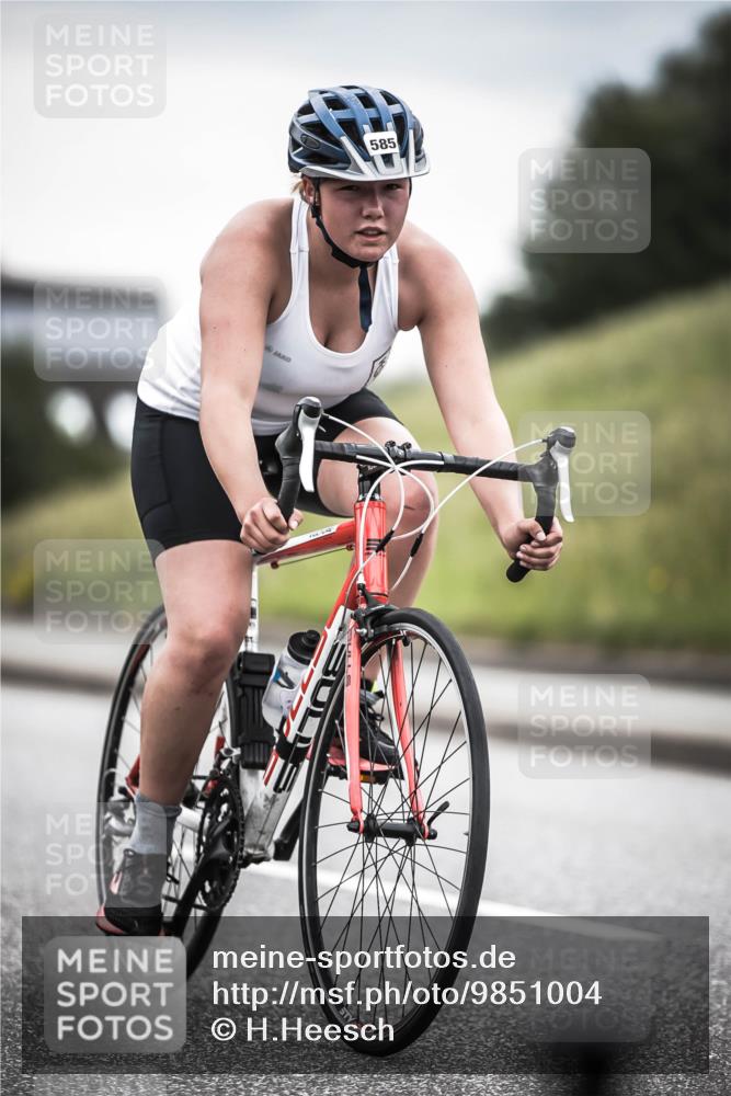 21.06.2026 - 29. Vierlanden-Triathlon H.Heesch http://msf.ph/oto/9851004 21.06.2026 10:28:04 Radfahren 267, 514, 585 meine-sportfotos.de