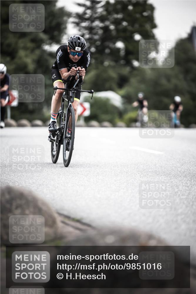 21.06.2026 - 29. Vierlanden-Triathlon H.Heesch http://msf.ph/oto/9851016 21.06.2026 10:28:12 Radfahren 21, 233, 267, 268 meine-sportfotos.de