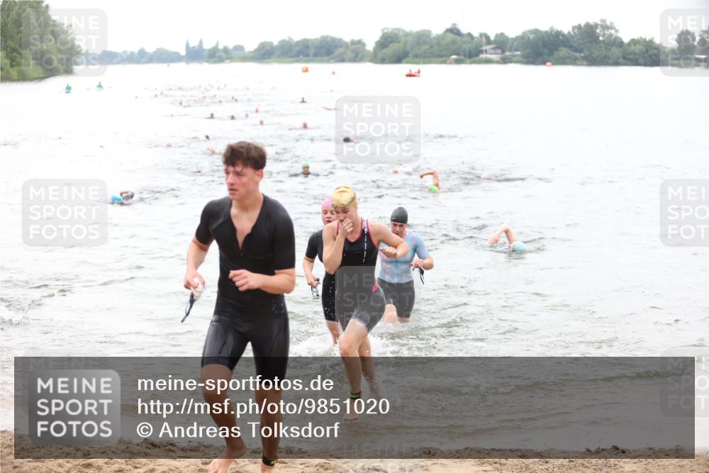 21.06.2026 - 29. Vierlanden-Triathlon Andreas Tolksdorf http://msf.ph/oto/9851020 21.06.2026 10:16:50 Schwimmen 328, 374, 388, 485, 506, 515, 536, 538, 604, 613, 622 meine-sportfotos.de