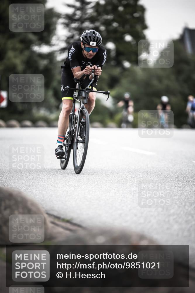 21.06.2026 - 29. Vierlanden-Triathlon H.Heesch http://msf.ph/oto/9851021 21.06.2026 10:28:13 Radfahren 21, 233, 267, 268, 575 meine-sportfotos.de