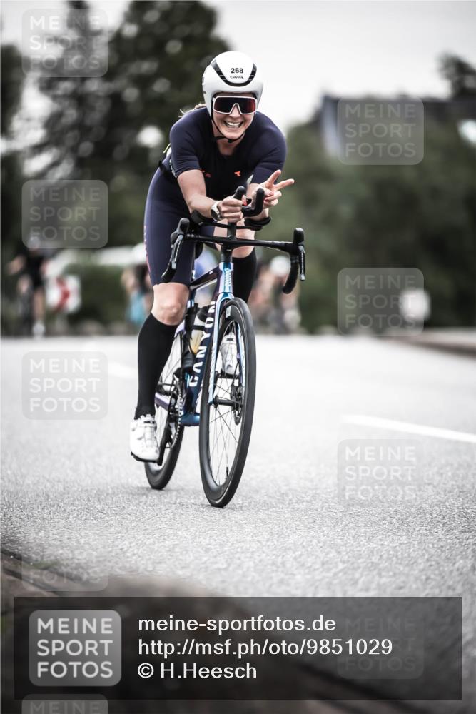 21.06.2026 - 29. Vierlanden-Triathlon H.Heesch http://msf.ph/oto/9851029 21.06.2026 10:28:14 Radfahren 21, 233, 267, 268, 368, 538, 575 meine-sportfotos.de
