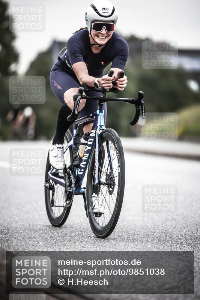21.06.2026 - 29. Vierlanden-Triathlon H.Heesch http://msf.ph/oto/9851038 21.06.2026 10:28:15 Radfahren 21, 79, 233, 268, 368, 538, 575 meine-sportfotos.de