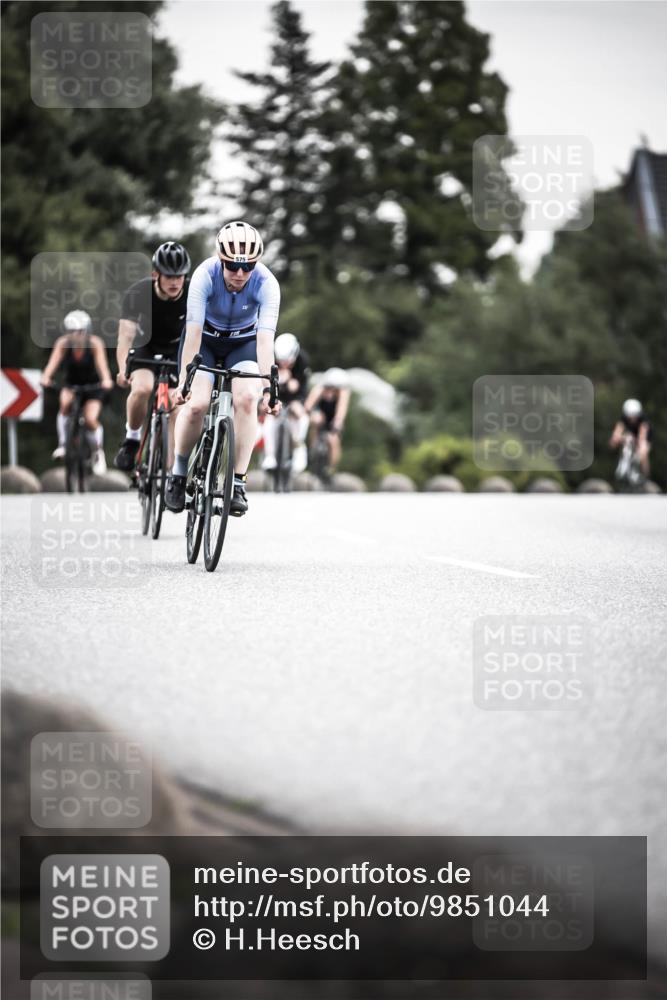 21.06.2026 - 29. Vierlanden-Triathlon H.Heesch http://msf.ph/oto/9851044 21.06.2026 10:28:19 Radfahren 79, 368, 538, 567, 574, 575, 582, 590 meine-sportfotos.de
