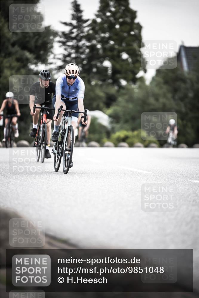 21.06.2026 - 29. Vierlanden-Triathlon H.Heesch http://msf.ph/oto/9851048 21.06.2026 10:28:20 Radfahren 4, 79, 368, 538, 567, 574, 575, 582, 590, 608 meine-sportfotos.de
