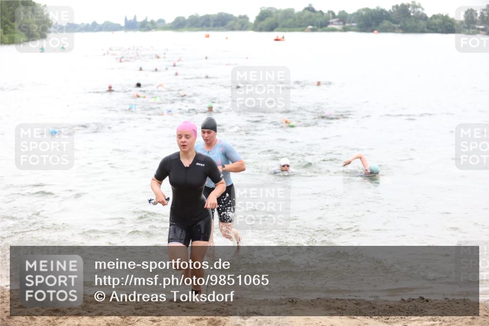 21.06.2026 - 29. Vierlanden-Triathlon Andreas Tolksdorf http://msf.ph/oto/9851065 21.06.2026 10:16:52 Schwimmen 328, 374, 388, 485, 506, 515, 536, 538, 613 meine-sportfotos.de
