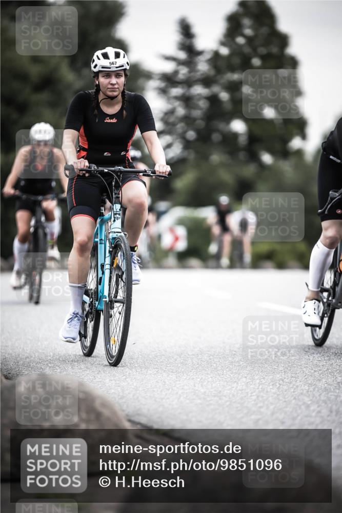 21.06.2026 - 29. Vierlanden-Triathlon H.Heesch http://msf.ph/oto/9851096 21.06.2026 10:28:23 Radfahren 4, 51, 55, 61, 78, 79, 368, 481, 538, 567, 574, 575, 582, 590, 606, 608 meine-sportfotos.de