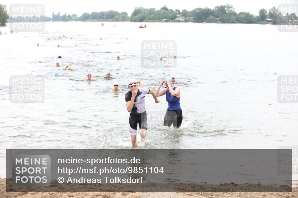 21.06.2026 - 29. Vierlanden-Triathlon Andreas Tolksdorf http://msf.ph/oto/9851104 21.06.2026 10:16:57 Schwimmen 374, 480, 485, 515, 536, 538 meine-sportfotos.de