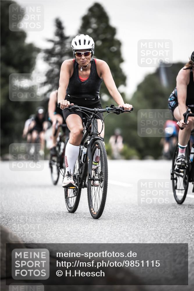 21.06.2026 - 29. Vierlanden-Triathlon H.Heesch http://msf.ph/oto/9851115 21.06.2026 10:28:25 Radfahren 4, 51, 55, 61, 78, 79, 106, 197, 368, 481, 538, 561, 567, 574, 582, 590, 606, 608, 616 meine-sportfotos.de
