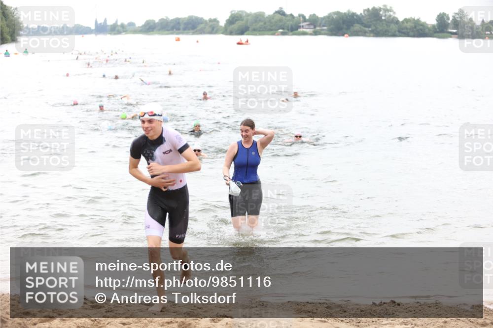 21.06.2026 - 29. Vierlanden-Triathlon Andreas Tolksdorf http://msf.ph/oto/9851116 21.06.2026 10:16:59 Schwimmen 374, 480, 485, 515, 536, 625 meine-sportfotos.de