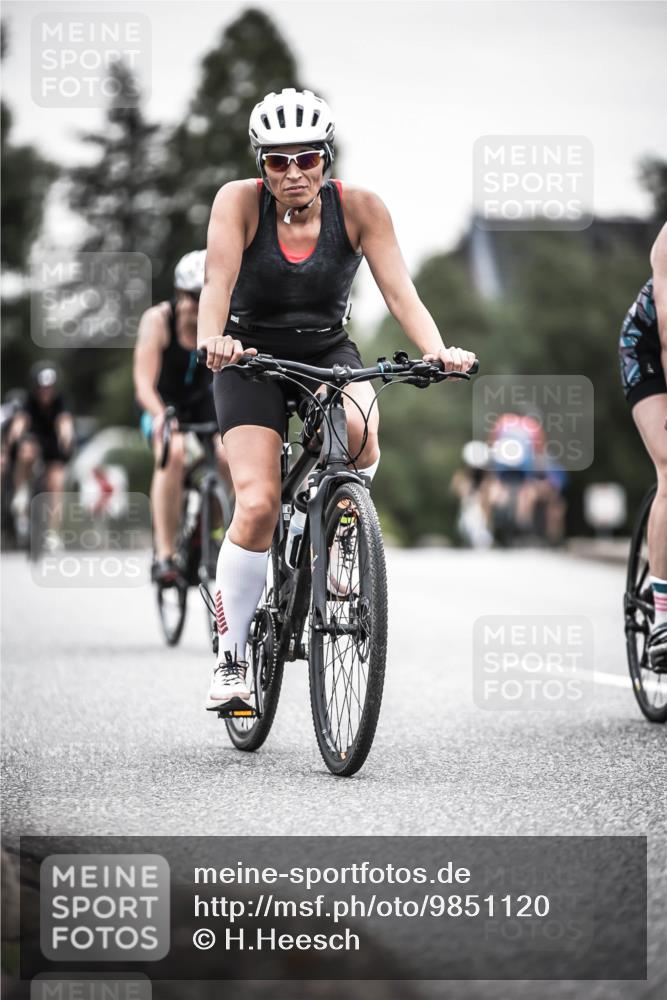21.06.2026 - 29. Vierlanden-Triathlon H.Heesch http://msf.ph/oto/9851120 21.06.2026 10:28:25 Radfahren 4, 51, 55, 61, 78, 79, 106, 197, 368, 481, 538, 561, 567, 574, 582, 590, 606, 608, 616 meine-sportfotos.de
