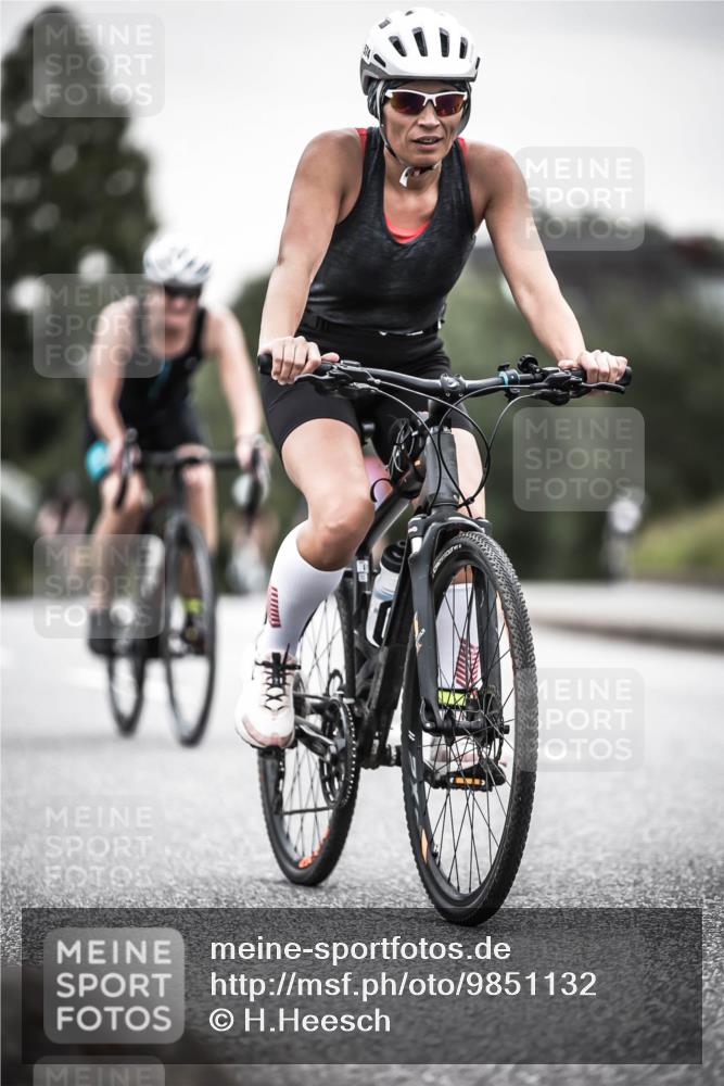 21.06.2026 - 29. Vierlanden-Triathlon H.Heesch http://msf.ph/oto/9851132 21.06.2026 10:28:25 Radfahren 4, 51, 55, 61, 78, 79, 106, 197, 368, 481, 538, 561, 567, 574, 582, 590, 606, 608, 616 meine-sportfotos.de