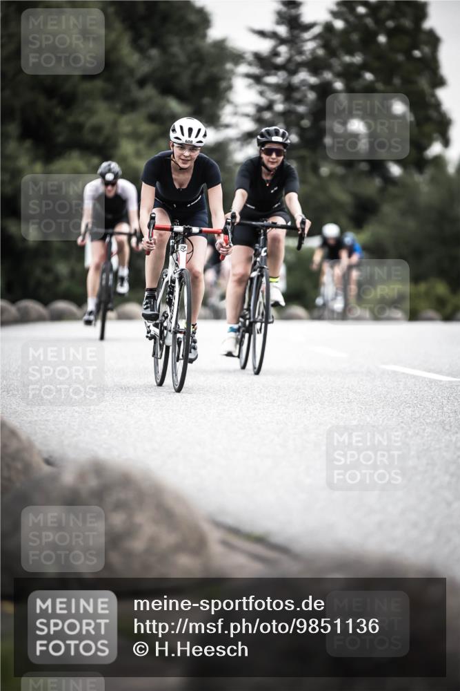21.06.2026 - 29. Vierlanden-Triathlon H.Heesch http://msf.ph/oto/9851136 21.06.2026 10:28:27 Radfahren 4, 51, 55, 61, 78, 106, 197, 481, 561, 567, 574, 582, 590, 592, 606, 608, 616 meine-sportfotos.de