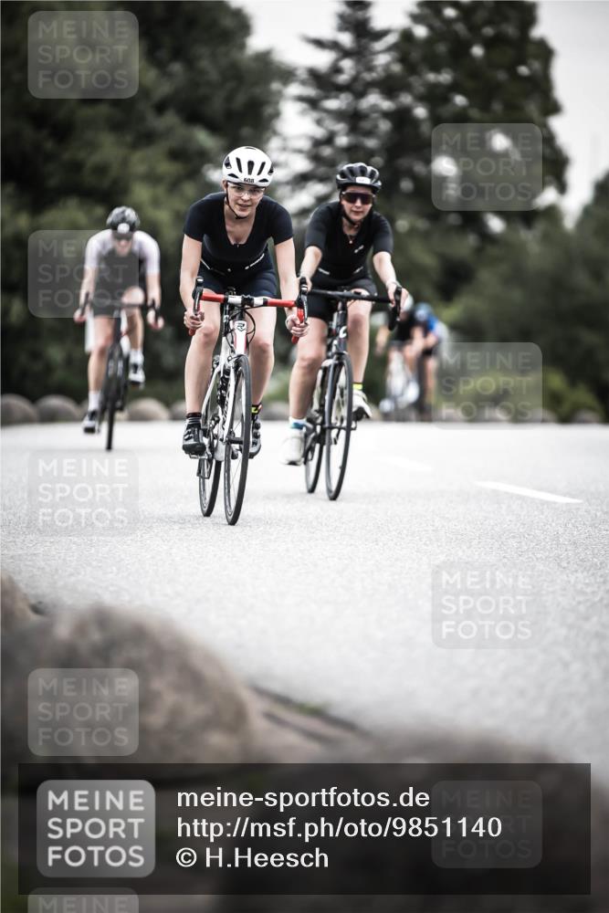 21.06.2026 - 29. Vierlanden-Triathlon H.Heesch http://msf.ph/oto/9851140 21.06.2026 10:28:27 Radfahren 4, 51, 55, 61, 78, 106, 197, 481, 561, 567, 574, 582, 590, 592, 606, 608, 616 meine-sportfotos.de