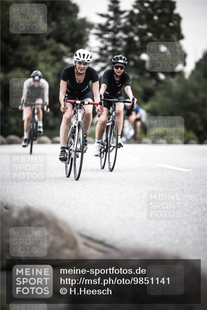 21.06.2026 - 29. Vierlanden-Triathlon H.Heesch http://msf.ph/oto/9851141 21.06.2026 10:28:27 Radfahren 4, 51, 55, 61, 78, 106, 197, 481, 561, 567, 574, 582, 590, 592, 606, 608, 616 meine-sportfotos.de
