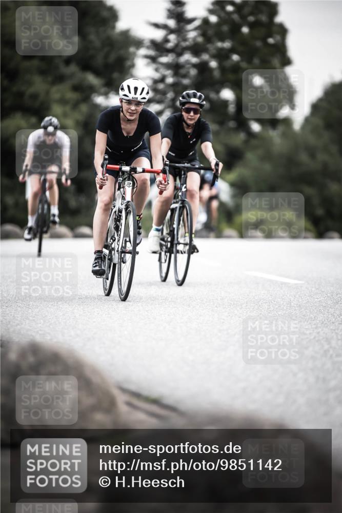 21.06.2026 - 29. Vierlanden-Triathlon H.Heesch http://msf.ph/oto/9851142 21.06.2026 10:28:27 Radfahren 4, 51, 55, 61, 78, 106, 197, 481, 561, 567, 574, 582, 590, 592, 606, 608, 616 meine-sportfotos.de