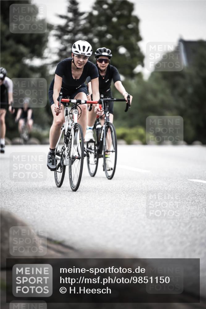 21.06.2026 - 29. Vierlanden-Triathlon H.Heesch http://msf.ph/oto/9851150 21.06.2026 10:28:27 Radfahren 4, 51, 55, 61, 78, 106, 197, 481, 561, 567, 574, 582, 590, 592, 606, 608, 616 meine-sportfotos.de