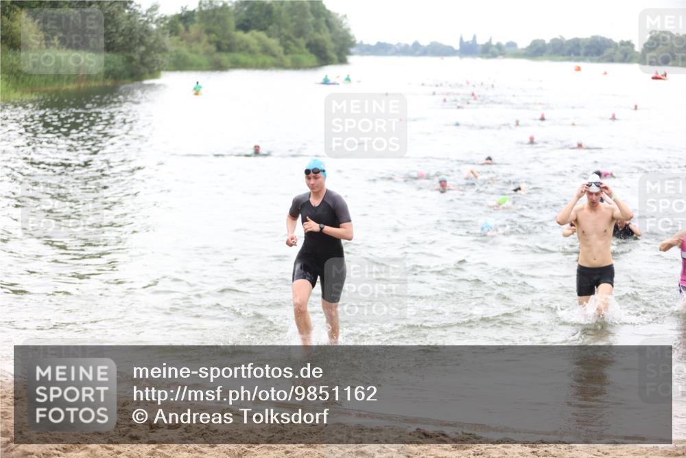 21.06.2026 - 29. Vierlanden-Triathlon Andreas Tolksdorf http://msf.ph/oto/9851162 21.06.2026 10:17:06 Schwimmen 386, 480, 488, 515, 521, 533, 591, 625 meine-sportfotos.de