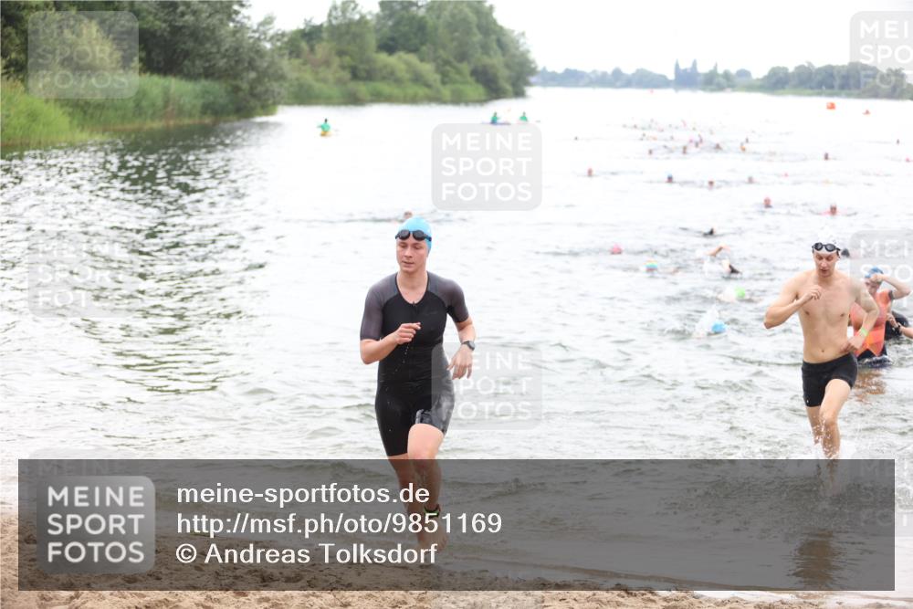 21.06.2026 - 29. Vierlanden-Triathlon Andreas Tolksdorf http://msf.ph/oto/9851169 21.06.2026 10:17:07 Schwimmen 386, 480, 488, 521, 533, 591, 602, 625 meine-sportfotos.de