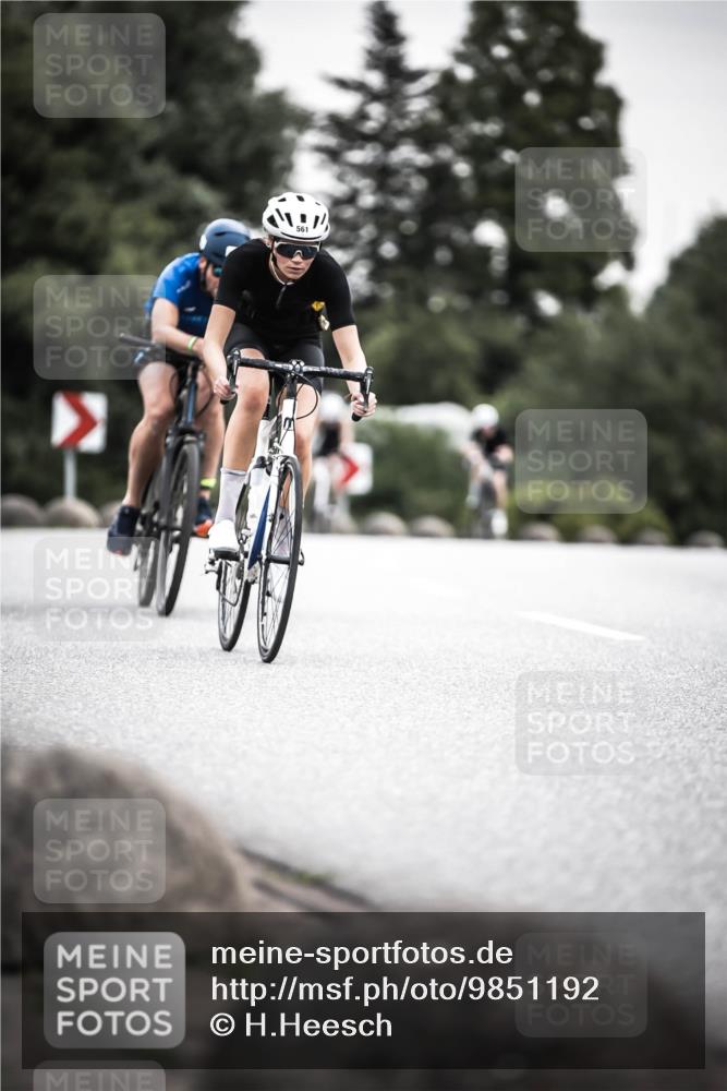 21.06.2026 - 29. Vierlanden-Triathlon H.Heesch http://msf.ph/oto/9851192 21.06.2026 10:28:32 Radfahren 51, 55, 61, 78, 99, 106, 197, 367, 387, 390, 481, 511, 535, 561, 592, 606, 616 meine-sportfotos.de