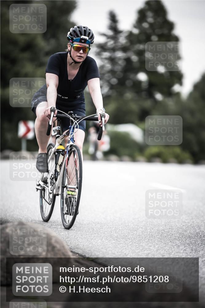21.06.2026 - 29. Vierlanden-Triathlon H.Heesch http://msf.ph/oto/9851208 21.06.2026 10:28:33 Radfahren 51, 55, 61, 78, 99, 106, 197, 367, 387, 390, 511, 535, 561, 592, 606, 616 meine-sportfotos.de