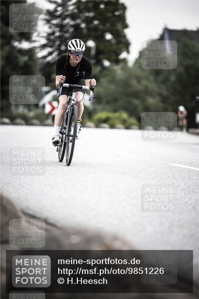 21.06.2026 - 29. Vierlanden-Triathlon H.Heesch http://msf.ph/oto/9851226 21.06.2026 10:28:36 Radfahren 99, 106, 367, 387, 390, 508, 511, 535, 561, 592, 616 meine-sportfotos.de