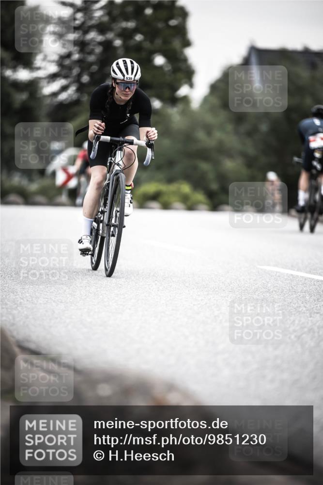 21.06.2026 - 29. Vierlanden-Triathlon H.Heesch http://msf.ph/oto/9851230 21.06.2026 10:28:36 Radfahren 99, 106, 367, 387, 390, 508, 511, 535, 561, 592, 616 meine-sportfotos.de