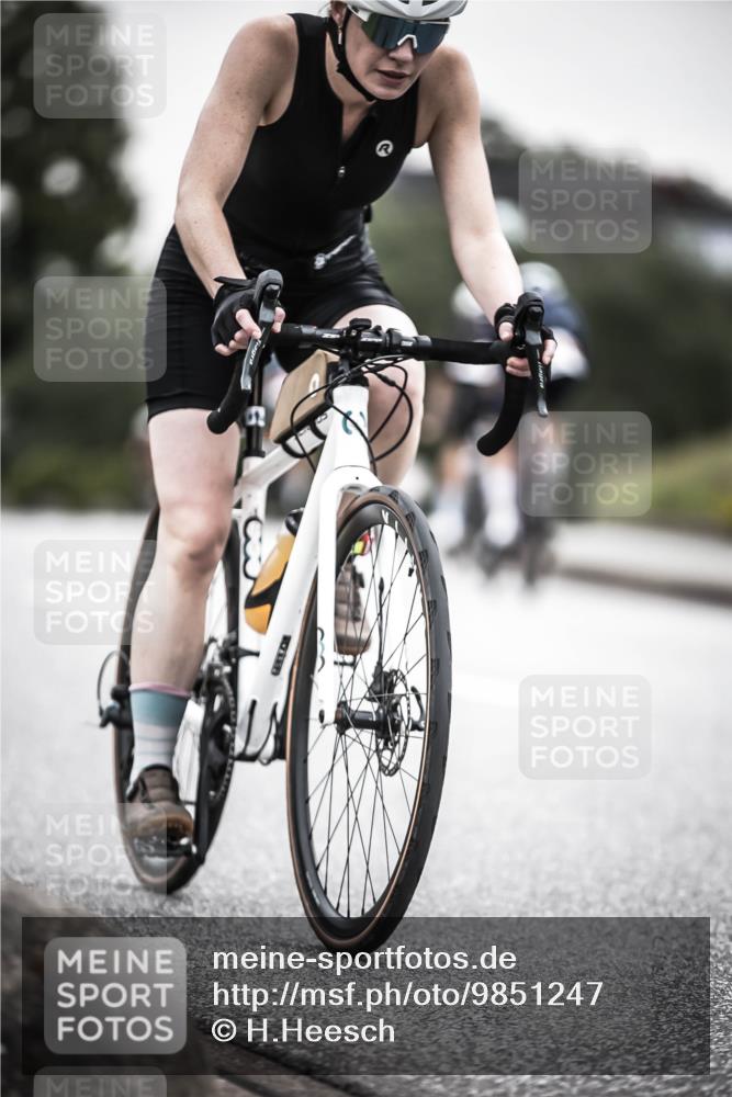 21.06.2026 - 29. Vierlanden-Triathlon H.Heesch http://msf.ph/oto/9851247 21.06.2026 10:28:38 Radfahren 99, 367, 387, 390, 508, 511, 535 meine-sportfotos.de