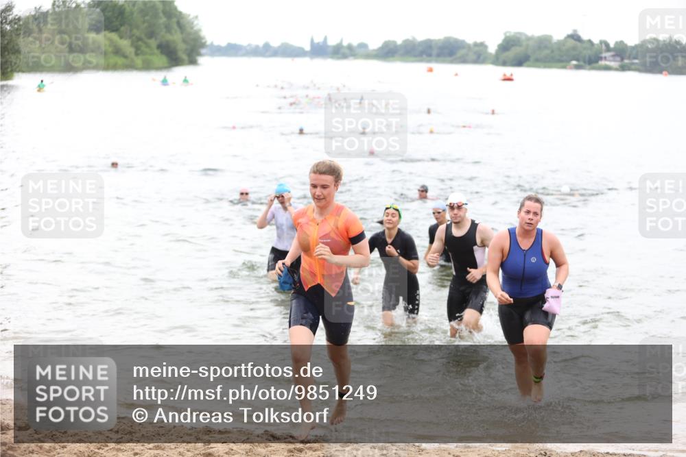 21.06.2026 - 29. Vierlanden-Triathlon Andreas Tolksdorf http://msf.ph/oto/9851249 21.06.2026 10:17:12 Schwimmen 386, 488, 521, 530, 533, 574, 585, 591, 602, 625 meine-sportfotos.de
