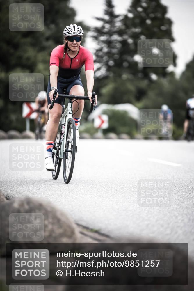 21.06.2026 - 29. Vierlanden-Triathlon H.Heesch http://msf.ph/oto/9851257 21.06.2026 10:28:42 Radfahren 390, 508, 583, 619 meine-sportfotos.de