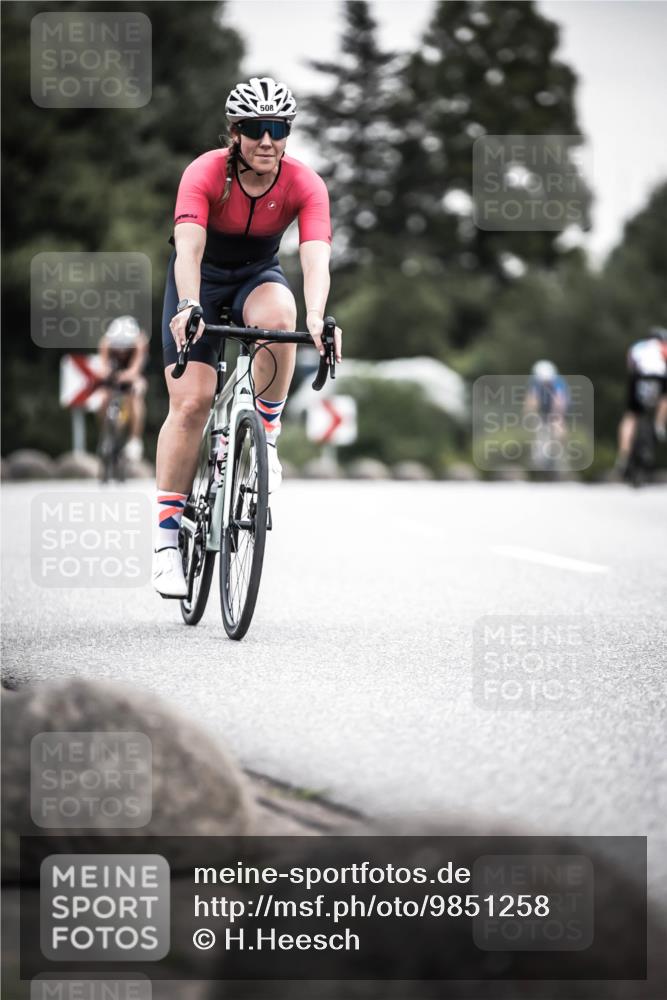 21.06.2026 - 29. Vierlanden-Triathlon H.Heesch http://msf.ph/oto/9851258 21.06.2026 10:28:42 Radfahren 390, 508, 583, 619 meine-sportfotos.de