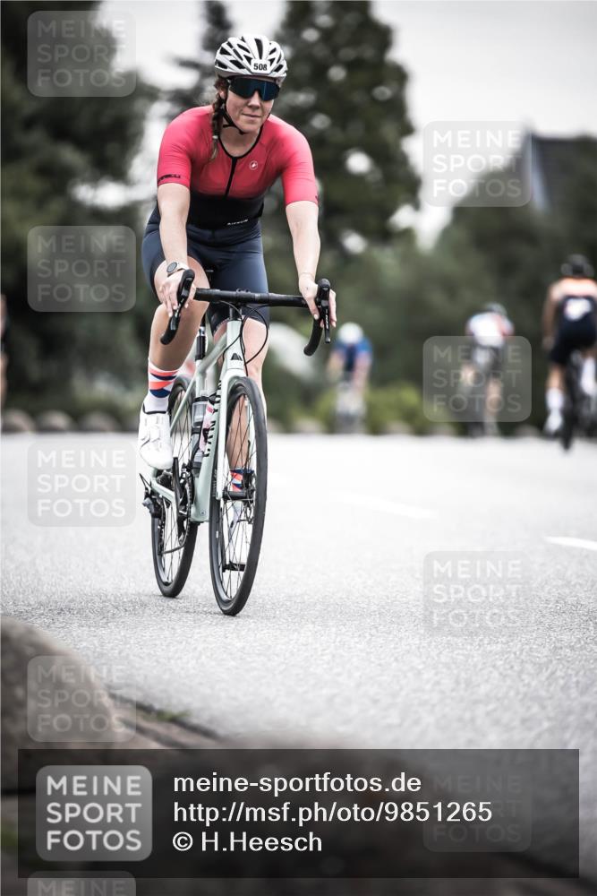 21.06.2026 - 29. Vierlanden-Triathlon H.Heesch http://msf.ph/oto/9851265 21.06.2026 10:28:42 Radfahren 390, 508, 583, 619 meine-sportfotos.de