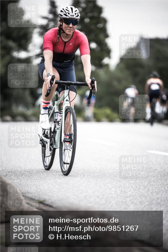 21.06.2026 - 29. Vierlanden-Triathlon H.Heesch http://msf.ph/oto/9851267 21.06.2026 10:28:42 Radfahren 390, 508, 583, 619 meine-sportfotos.de