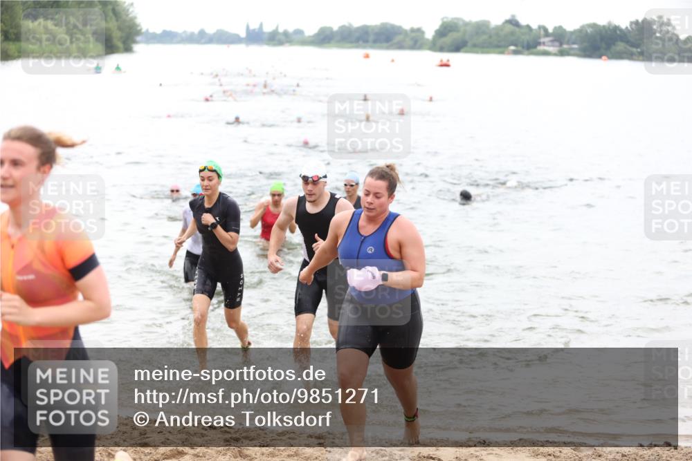 21.06.2026 - 29. Vierlanden-Triathlon Andreas Tolksdorf http://msf.ph/oto/9851271 21.06.2026 10:17:14 Schwimmen 386, 486, 488, 517, 521, 530, 533, 574, 585, 591, 599, 602, 625 meine-sportfotos.de