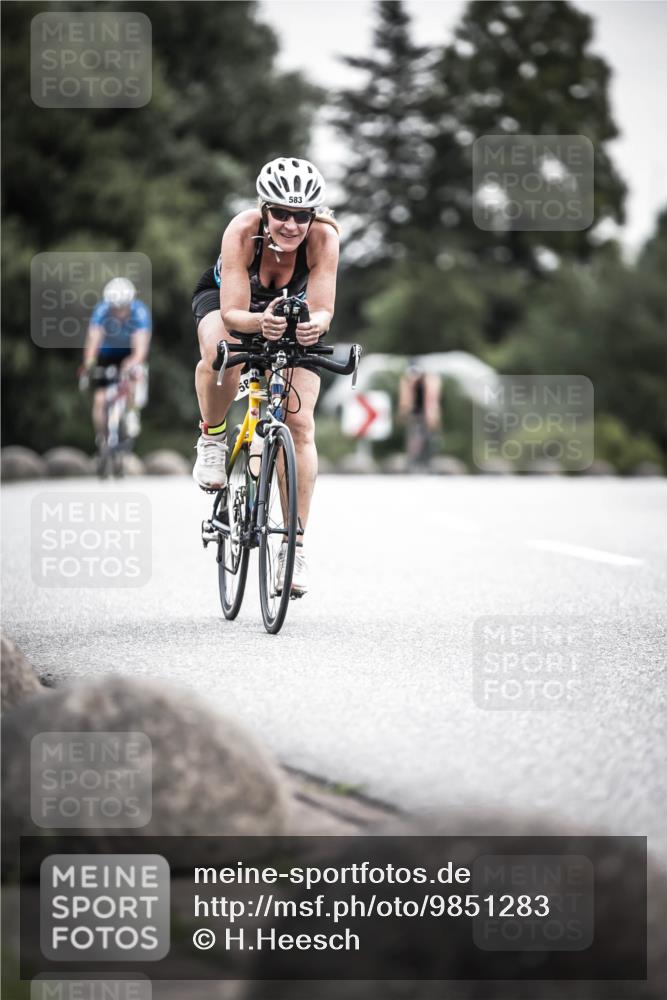 21.06.2026 - 29. Vierlanden-Triathlon H.Heesch http://msf.ph/oto/9851283 21.06.2026 10:28:46 Radfahren 27, 508, 551, 583, 619 meine-sportfotos.de