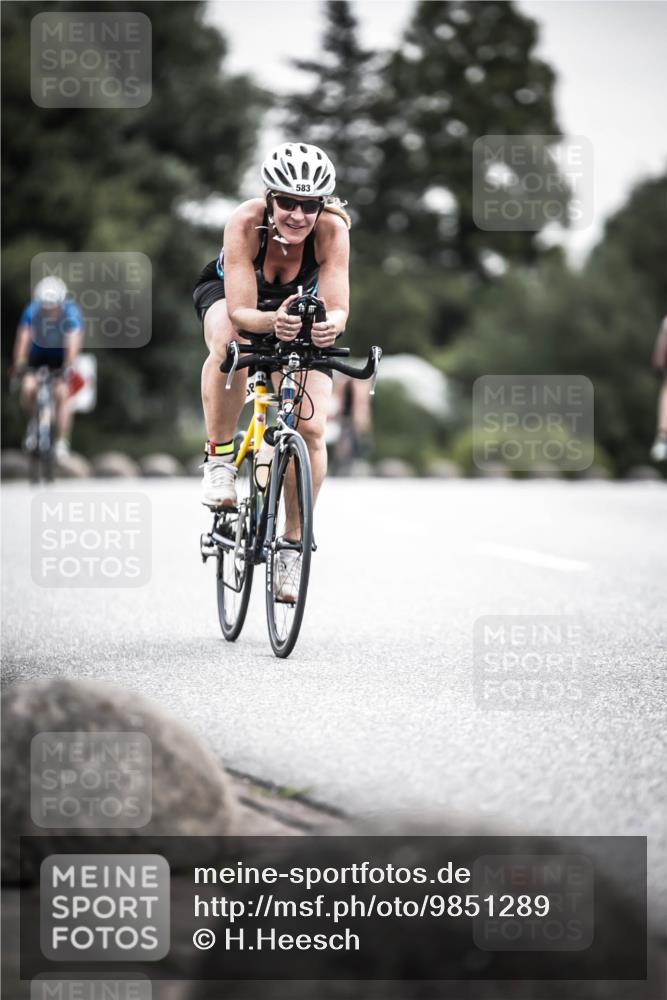 21.06.2026 - 29. Vierlanden-Triathlon H.Heesch http://msf.ph/oto/9851289 21.06.2026 10:28:46 Radfahren 27, 508, 551, 583, 619 meine-sportfotos.de