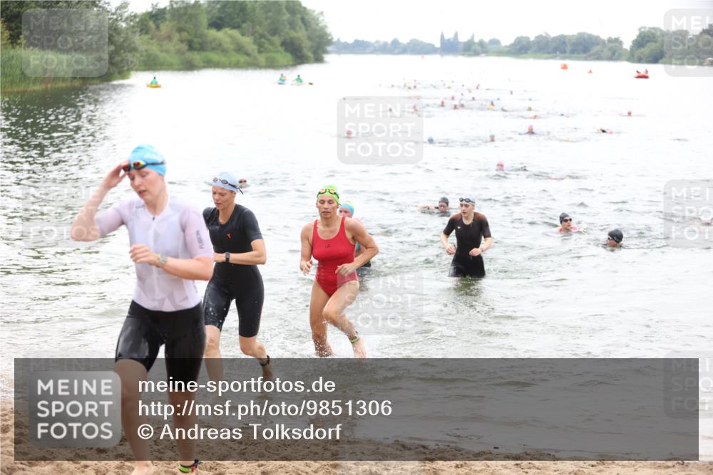 21.06.2026 - 29. Vierlanden-Triathlon Andreas Tolksdorf http://msf.ph/oto/9851306 21.06.2026 10:17:18 Schwimmen 369, 386, 486, 517, 530, 533, 543, 567, 574, 585, 591, 599, 602 meine-sportfotos.de